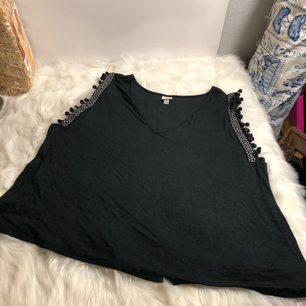 Plus SZ 4X Ladies Tassle Sleeve Sleeveless Top by a new day
